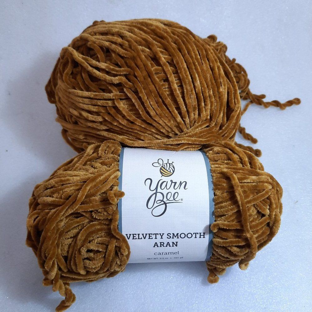 Yarn Bee Velvety Smooth Aran Yarn Caramel 2 skeins #02 gold Polyester chenille‎